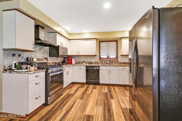 310 Southgate Drive, Crossville, TN 38555