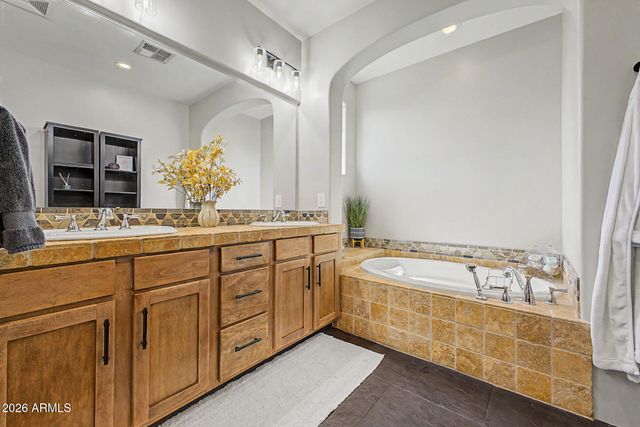 18650 N THOMPSON PEAK Parkway 2042, Scottsdale, AZ 85255