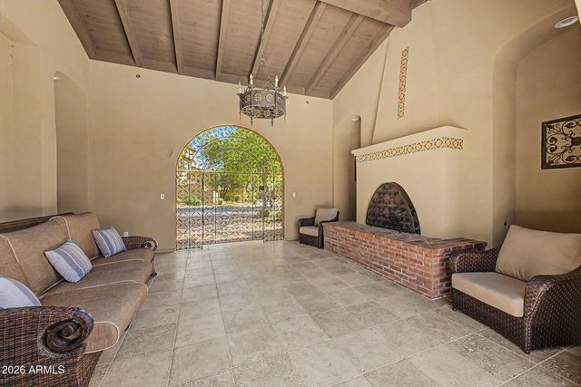 18650 N THOMPSON PEAK Parkway 2042, Scottsdale, AZ 85255