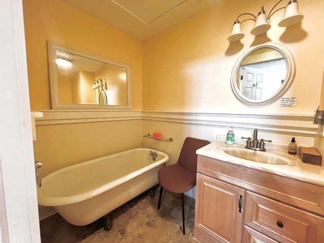 62 Merchants Row, Rutland City, VT 05701