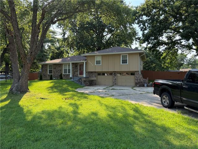 8026 Blue Ridge Boulevard, Kansas City, MO 64138