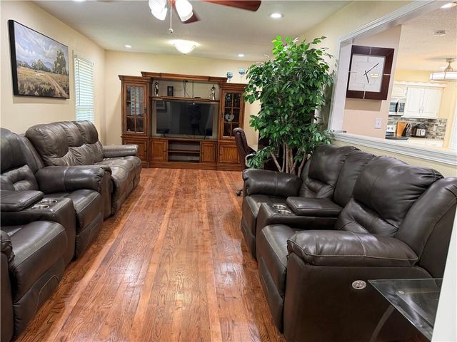 8026 Blue Ridge Boulevard, Kansas City, MO 64138