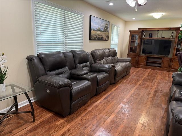 8026 Blue Ridge Boulevard, Kansas City, MO 64138