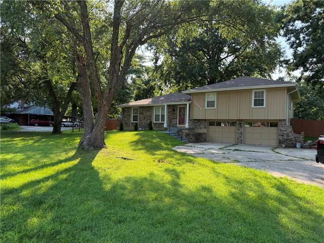 8026 Blue Ridge Boulevard, Kansas City, MO 64138