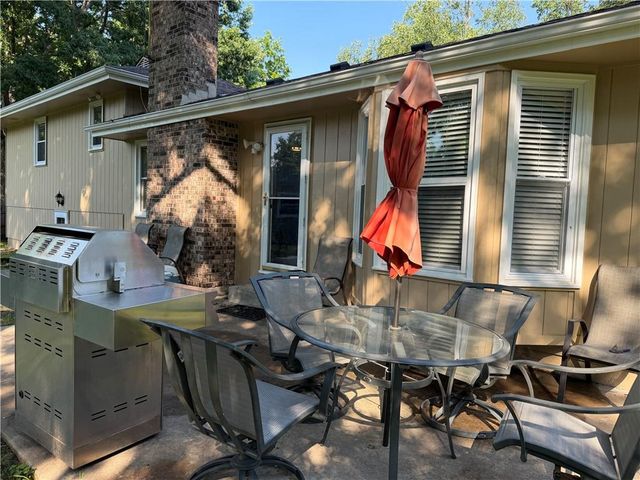 8026 Blue Ridge Boulevard, Kansas City, MO 64138