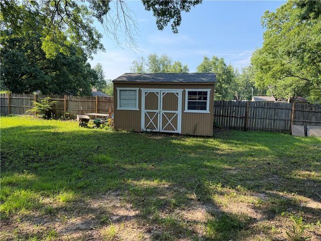 8026 Blue Ridge Boulevard, Kansas City, MO 64138