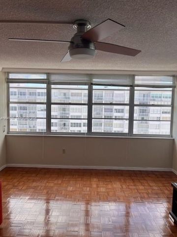 18051 Biscayne Boulevard 1905, Aventura, FL 33160