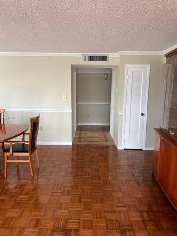 18051 Biscayne Boulevard 1905, Aventura, FL 33160