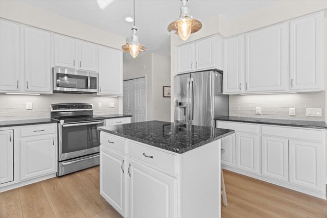 7105 Maple Point Drive, Madison, WI 53719