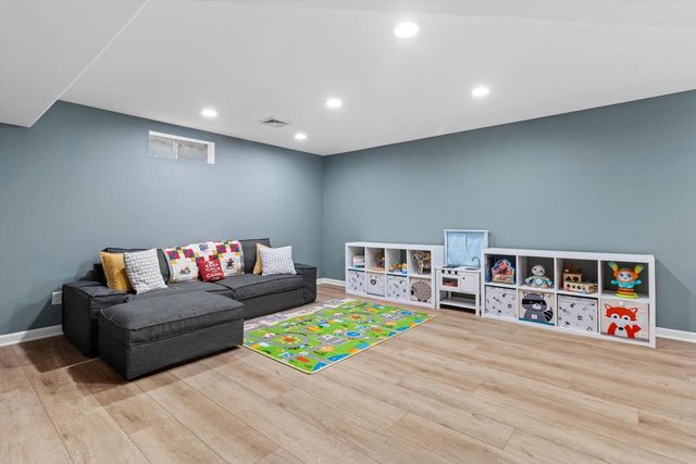 7105 Maple Point Drive, Madison, WI 53719