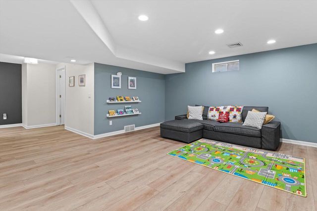 7105 Maple Point Drive, Madison, WI 53719