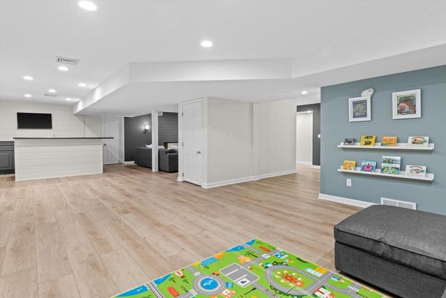7105 Maple Point Drive, Madison, WI 53719