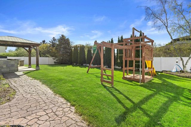 7105 Maple Point Drive, Madison, WI 53719