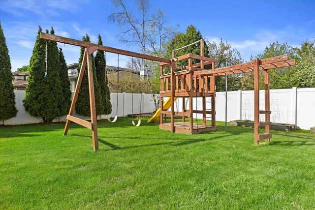 7105 Maple Point Drive, Madison, WI 53719