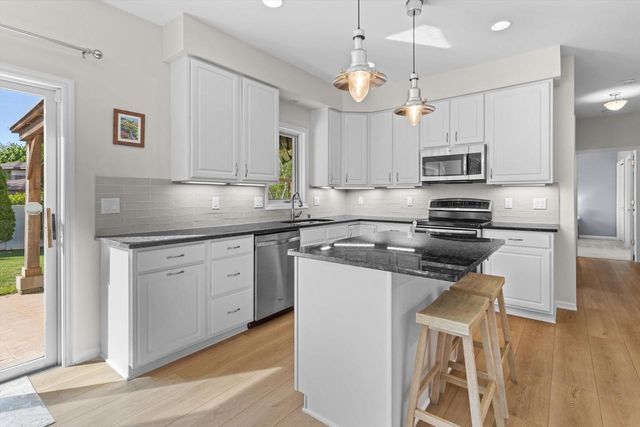 7105 Maple Point Drive, Madison, WI 53719