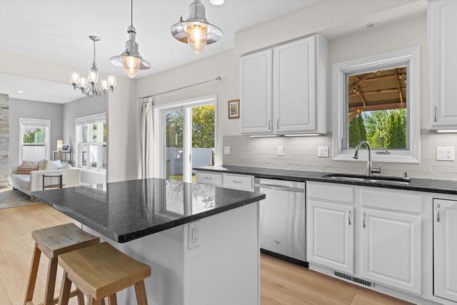 7105 Maple Point Drive, Madison, WI 53719