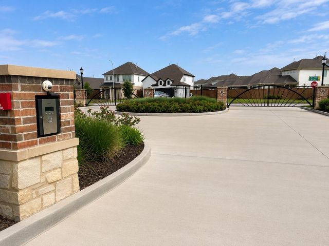 749 Lake Lacosta Drive, Katy, TX 77493