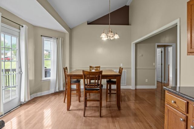 202 Parkside Ln, Burns, TN 37029