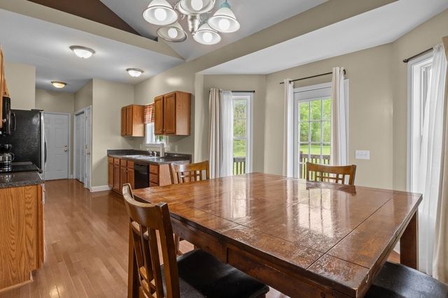 202 Parkside Ln, Burns, TN 37029