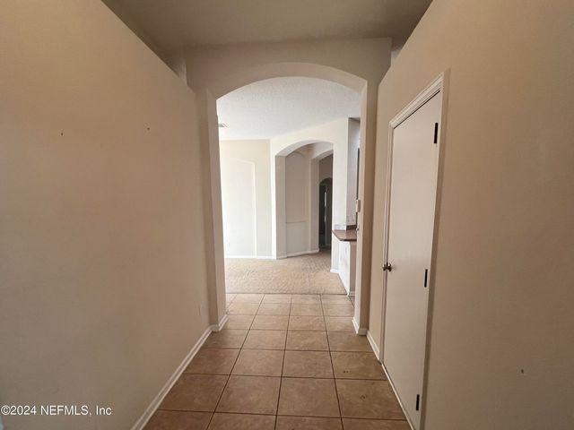 13407 DEVAN LEE Drive E, Jacksonville, FL 32226