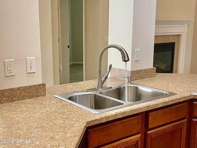 13407 DEVAN LEE Drive E, Jacksonville, FL 32226