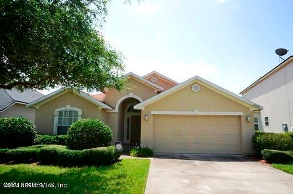 13407 DEVAN LEE Drive E, Jacksonville, FL 32226