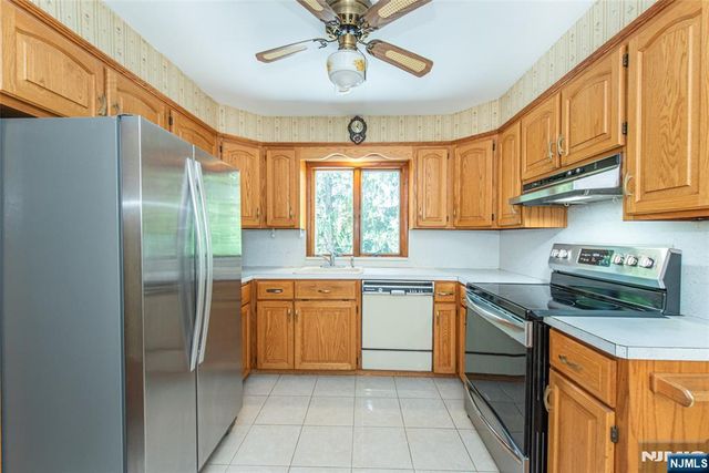 717 Alps Road, Wayne, NJ 07470
