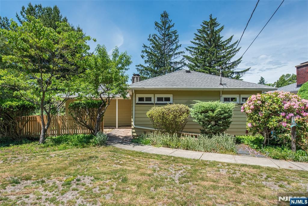 717 Alps Road, Wayne, NJ 07470