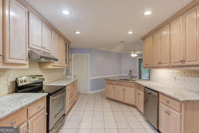 6362 Chestnut Parkway, Flowery Branch, GA 30542