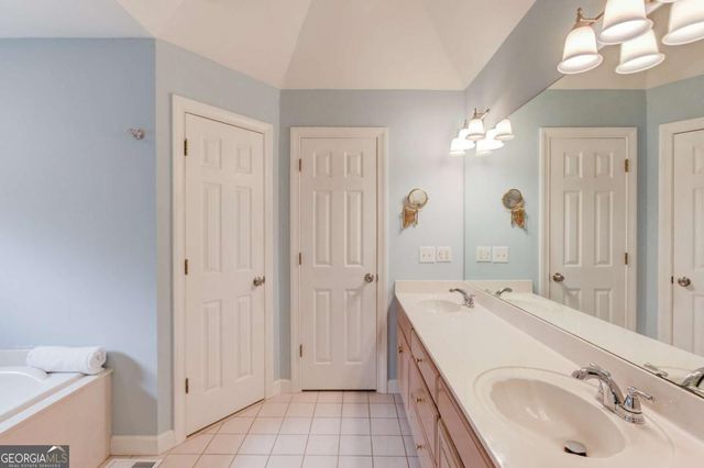 6362 Chestnut Parkway, Flowery Branch, GA 30542