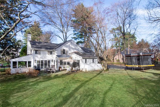 16 Bertha Place, Irvington, NY 10533