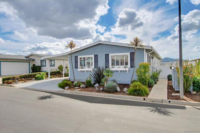1723 Kiwi Gln, Escondido, CA 92026