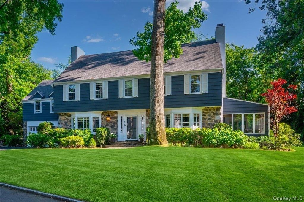 11 South Drive, Larchmont, NY 10538 — photo 2