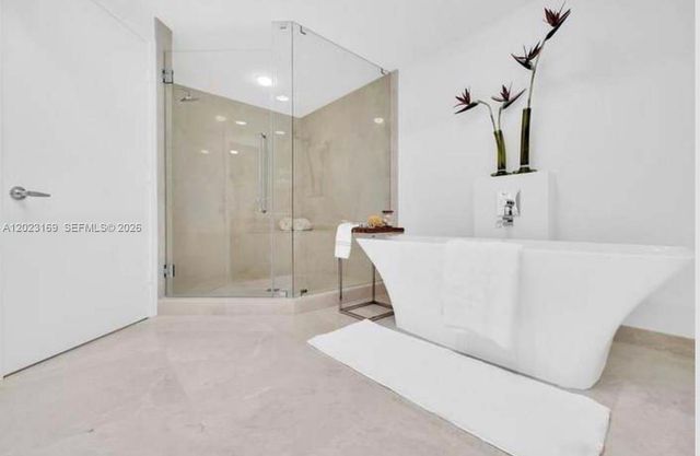 17111 Biscayne Boulevard 2209, North Miami Beach, FL 33160
