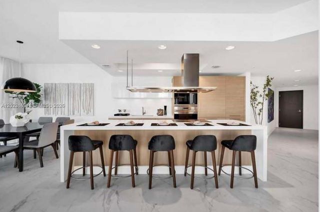 17111 Biscayne Boulevard 2209, North Miami Beach, FL 33160