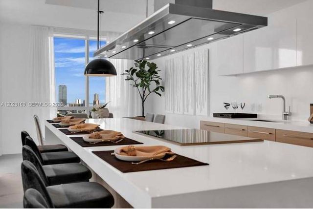 17111 Biscayne Boulevard 2209, North Miami Beach, FL 33160