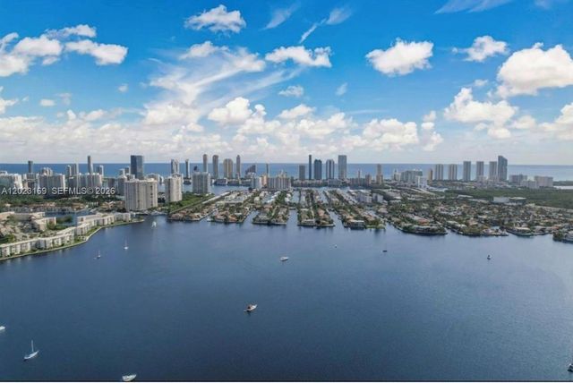 17111 Biscayne Boulevard 2209, North Miami Beach, FL 33160