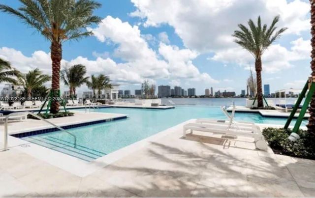 17111 Biscayne Boulevard 2209, North Miami Beach, FL 33160