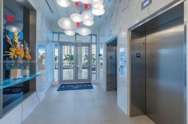 17111 Biscayne Boulevard 2209, North Miami Beach, FL 33160