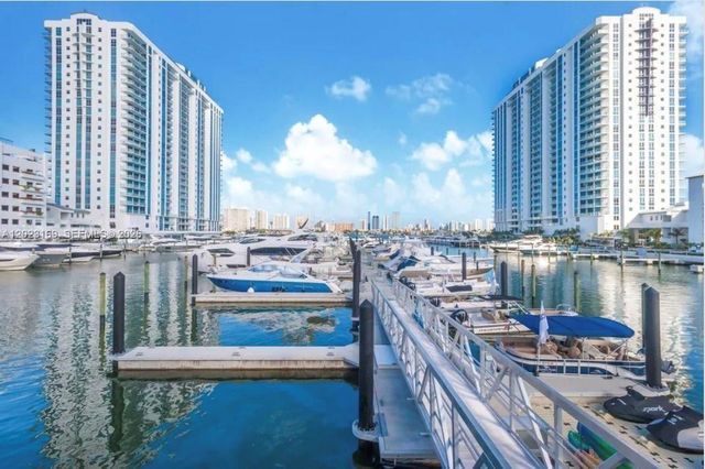 17111 Biscayne Boulevard 2209, North Miami Beach, FL 33160