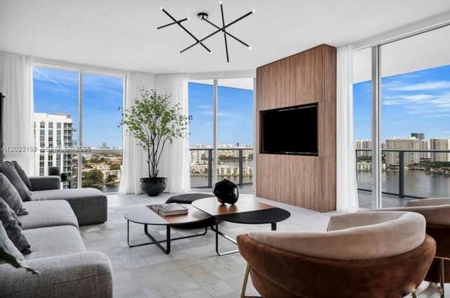 17111 Biscayne Boulevard 2209, North Miami Beach, FL 33160