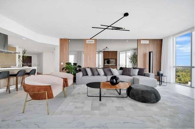 17111 Biscayne Boulevard 2209, North Miami Beach, FL 33160