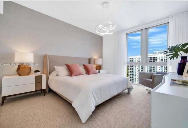 17111 Biscayne Boulevard 2209, North Miami Beach, FL 33160