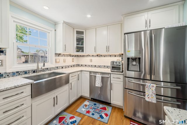 15 Fenway Drive, Hamden, CT 06517