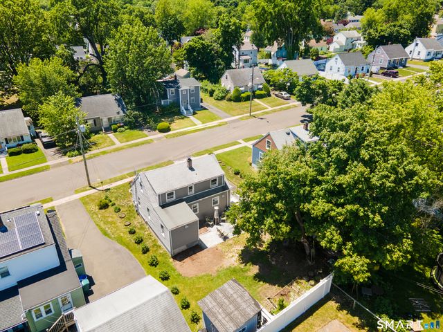 15 Fenway Drive, Hamden, CT 06517