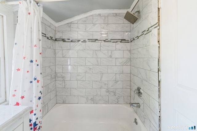 15 Fenway Drive, Hamden, CT 06517