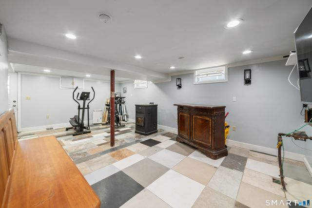 15 Fenway Drive, Hamden, CT 06517