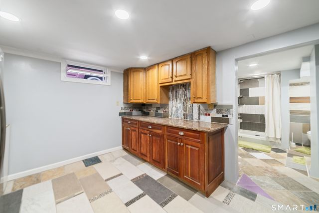 15 Fenway Drive, Hamden, CT 06517
