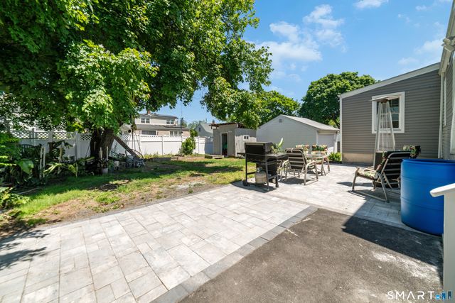 15 Fenway Drive, Hamden, CT 06517