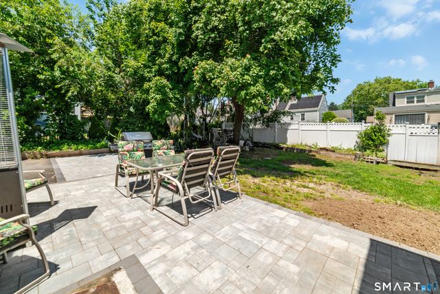 15 Fenway Drive, Hamden, CT 06517